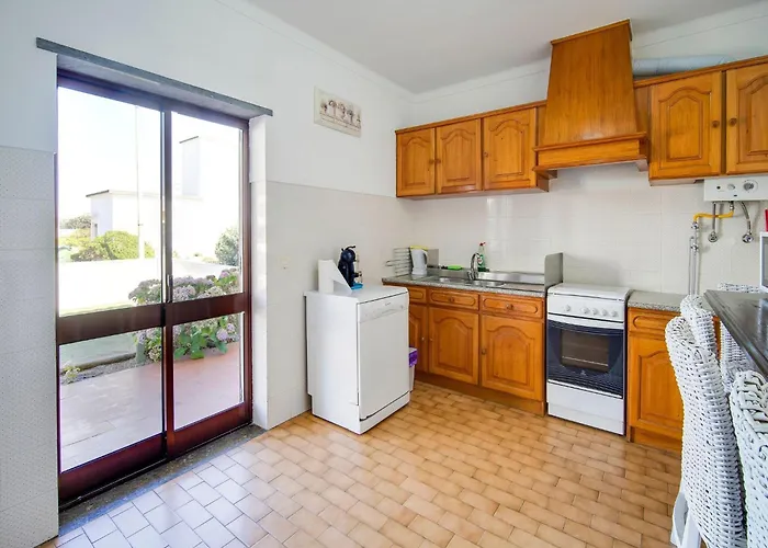 Near Baleal * Ferrel (Leiria)